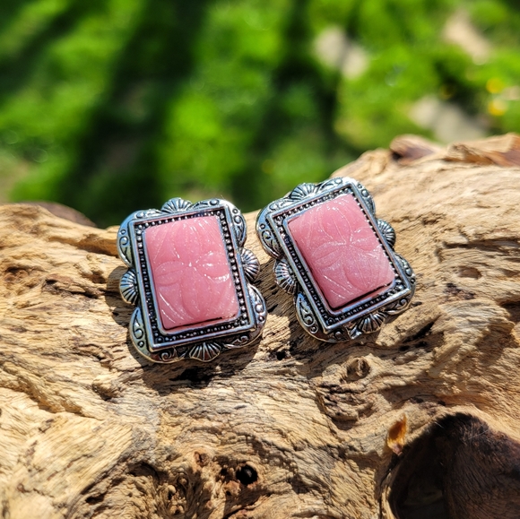 Western Boho Chic Etched Glass Silver Tone Earrings, pink - Picture 3 of 4
